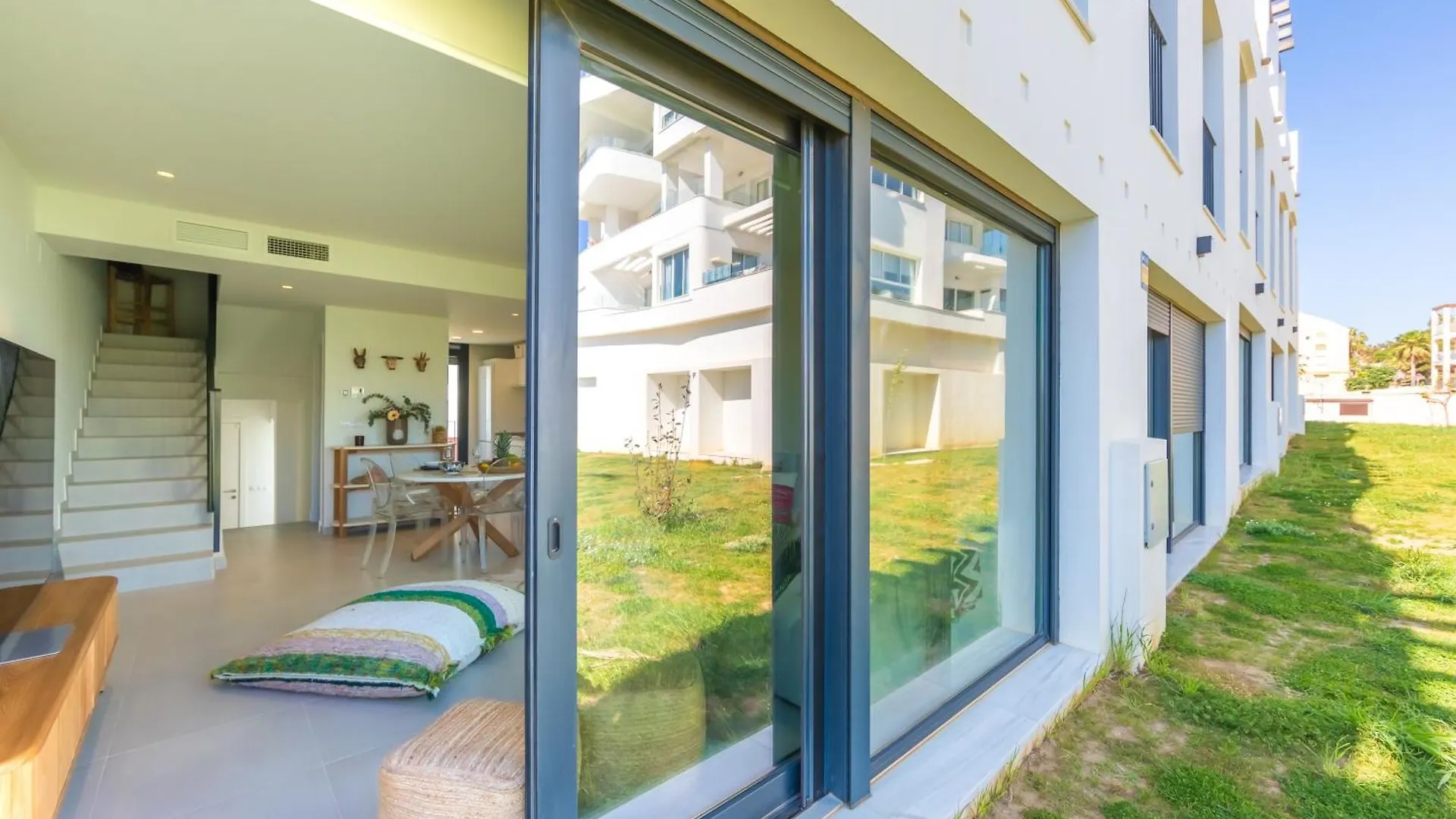 Comfort, Space, Terraces & Great Views Tarifa Apartment